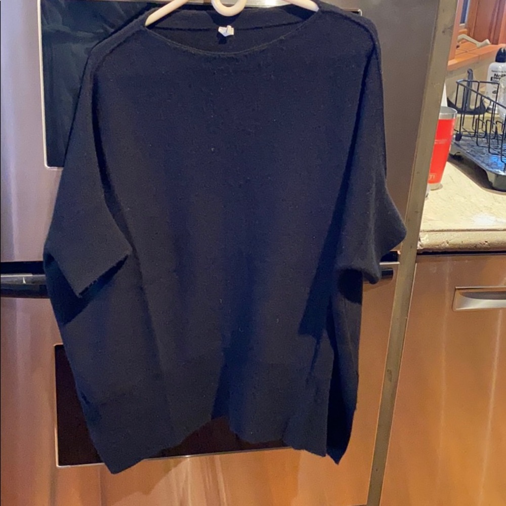 Black cashmere poncho / sweater